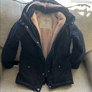 Abercrombie Kids cinched waist navy blue Coat with light pink fur Lining